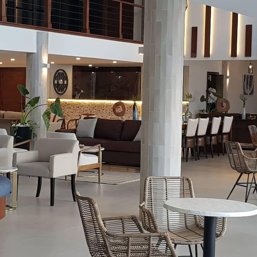 Cara Hotels Trinidad Claxton Bay Bagian luar foto