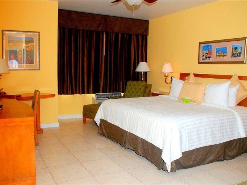 Cara Hotels Trinidad Claxton Bay Bagian luar foto
