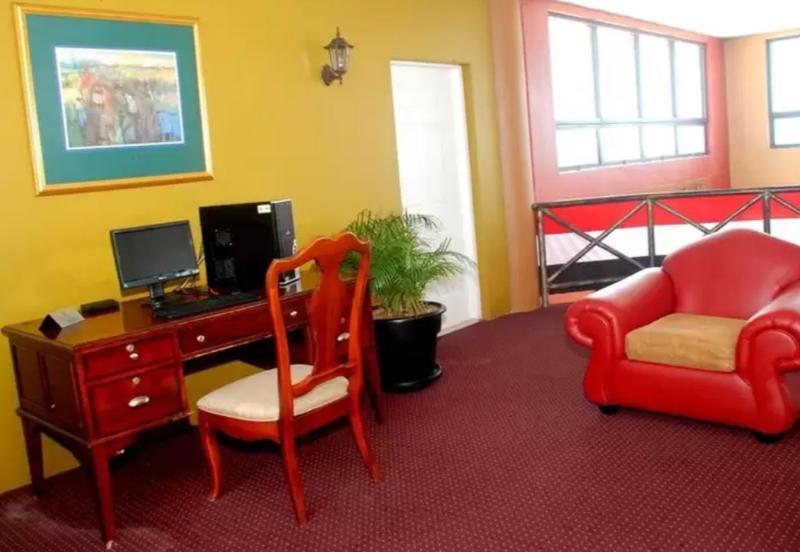 Cara Hotels Trinidad Claxton Bay Bagian luar foto
